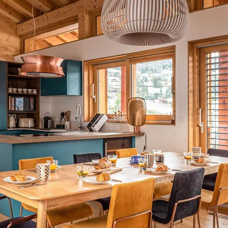 Familial Avec Jacuzzi, Garage Et Cheminee Aux Gets Chalet